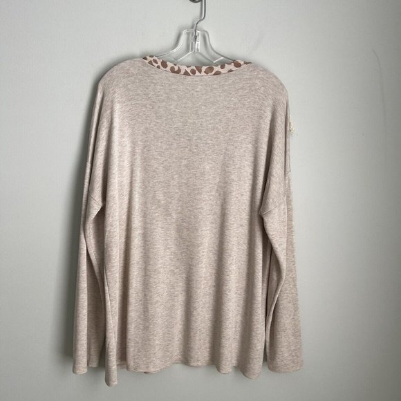 Three Bird Nest Giraffe Print Fringed V-Neck Sweater - Picture 3 of 6